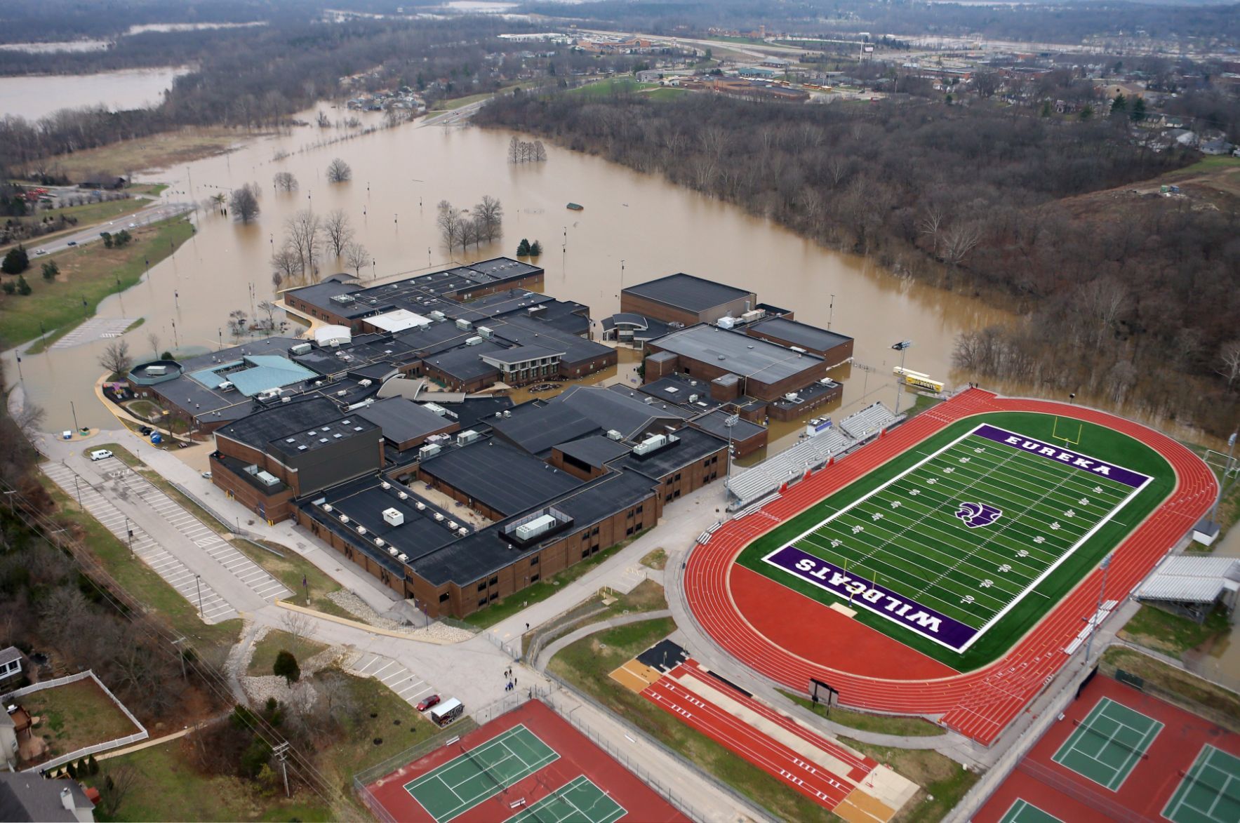 Historic flooding on the Meramec River threatens Eureka High School